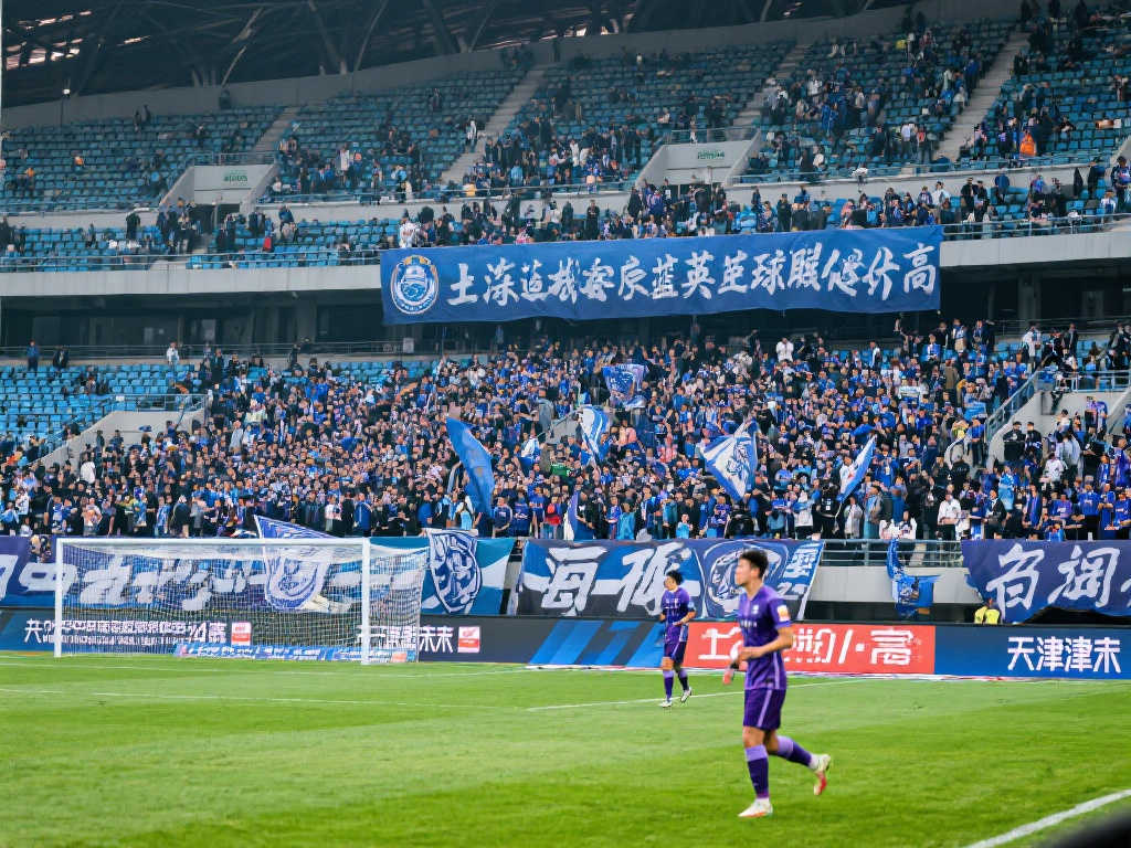 大连主场观众热情高涨创中超第四高 英博战平津门虎遗憾收场 大连主场观众热情高涨创中超第四高 英博战平津门虎遗憾收场