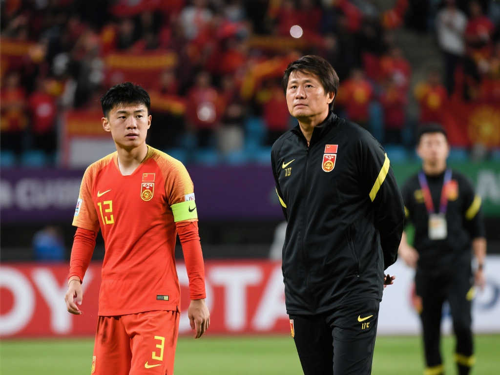 国足FIFA排名跌至十年最低,亚洲杯抽签恐沦为三档球队 国足FIFA排名跌至十年最低,亚洲杯抽签恐沦为三档球队